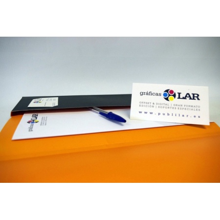 carpeta_con_lomo_de_9_mms_bolsillot_interior_y_tarjetero3